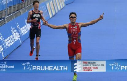 Noya gana el esprint ante Jonathan Brownlee. 