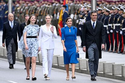 Las princesas y la reina con Pedro Sánchez.