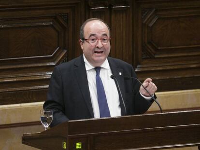 El líder del PSC, Miquel Iceta, durante una intervención en el Parlament.