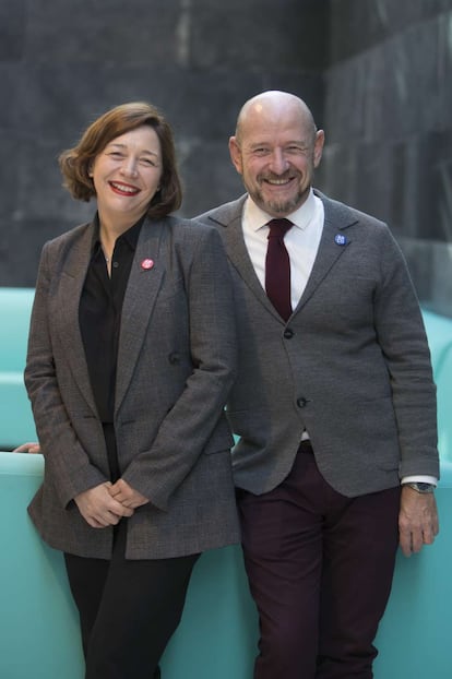 Maribel López junto a Carlos Urroz.