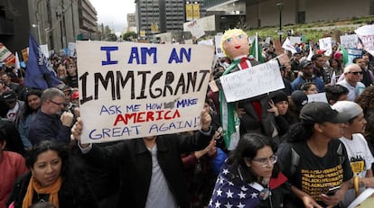 Protesta en Los Ángeles contra Trump, el sábado.