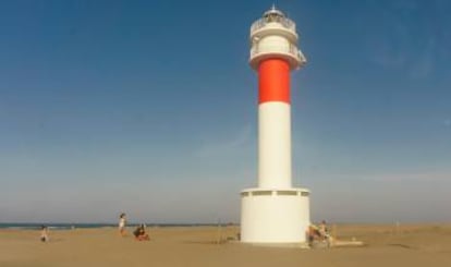 El faro del Fangar, en el extremo norte del delta del Ebro.