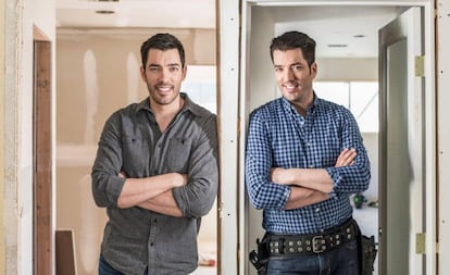 Drew e Jonathan Scott, quando crianças. Seus pais não sabiam que teriam gêmeos