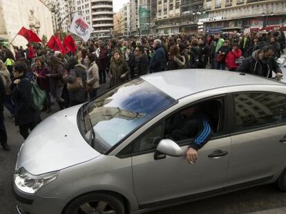 El profesorado interino comienza la manifestaci&oacute;n en la plaza de San Agust&iacute;n de Valencia. 