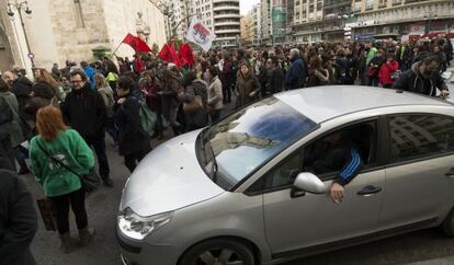 El profesorado interino comienza la manifestación en la plaza de San Agustín de Valencia.