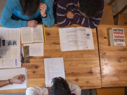 Un grupo de menores, en un centro de convivencia.