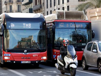 Autobuses de TMB sin pasajeros durante una jornada de huelga la semanas pasada en Barcelona.
