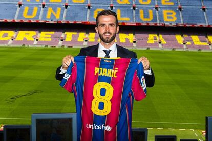 Miralem Pjanic, en su presentación en el Camp Nou.