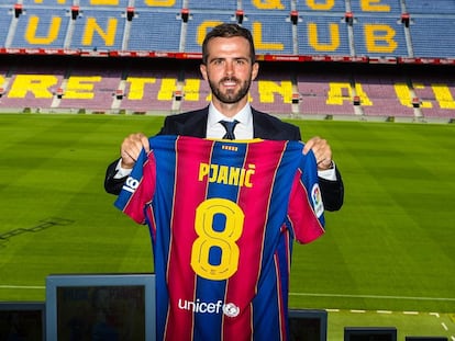 Miralem Pjanic, en su presentación en el Camp Nou.