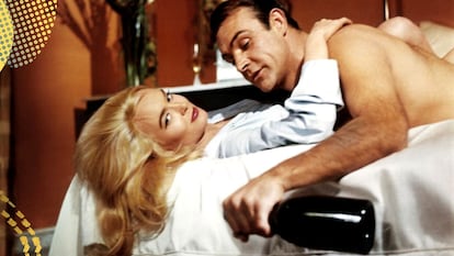 Imagen de la adaptación cinematográfica de 'Goldfinger' (1964), con Sean Connery y Shirley Eaton.