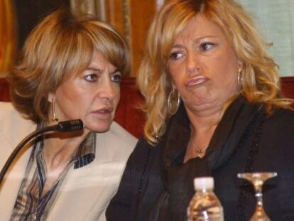 Isabel Garc&iacute;a Marcos y Marisol Yag&uuml;e, en un pleno municipal en 2005.