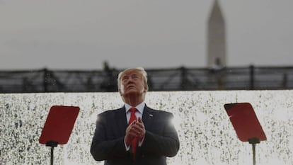 El presidente Trump durante la exhibición aérea en Washington.