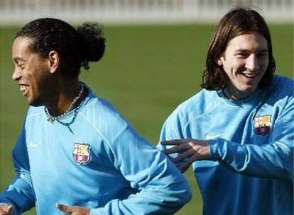 Ronaldinho y Messi en un entrenamiento