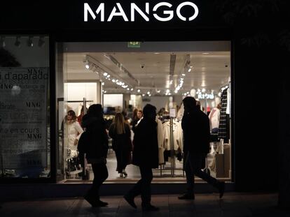 Tienda de la firma Mango en la calle de Goya, en Madrid.  