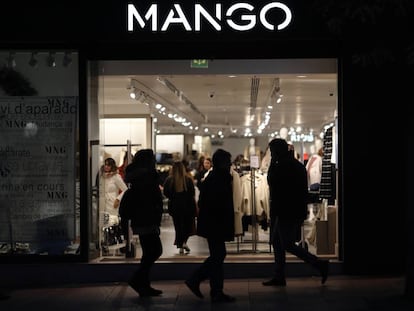 Tienda de la firma Mango en la calle de Goya, en Madrid.  