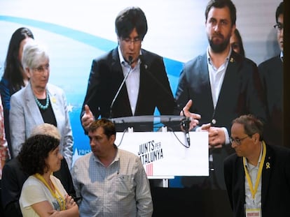 Clara Ponsatí, Carles Puigdemont i Toni Comín.