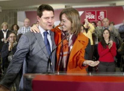 Chacón y el alcalde de Toledo, García Page, el viernes en un encuentro con delegados de Castilla-La Mancha.