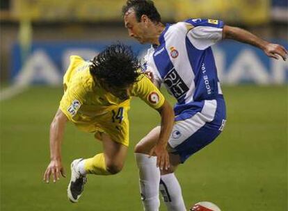 Lacruz voltea a Matías Fernández.