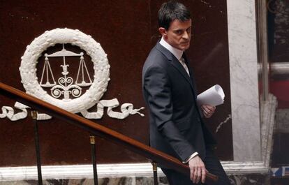 Manuel Valls en su intervenci&oacute;n en la Asamblea Nacional, este lunes en Par&iacute;s. 