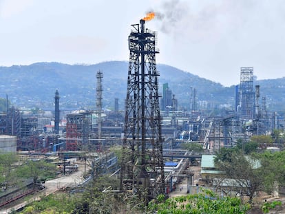 La refinería india de Guwahati, una de las que más crudo ruso procesa, a finales de marzo.