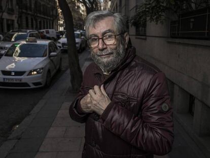 El novelista Antonio Muñoz Molina, retratado en una calle de Madrid.