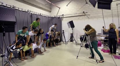 Una estudiante, Alma, fotografía a todos sus compañeros del campus Fresh Art.