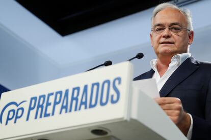 El vicesecretario Institucional del Partido Popular, Esteban González Pons, ofrece una rueda de prensa en la sede del partido tras la reunión del Comité de Dirección, este lunes en Madrid.