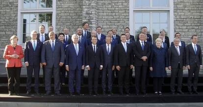 Fotografia de família dels líders europeus a Tallin.