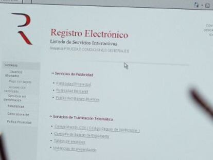 Un usuario en la web de los Registradores Mercantiles