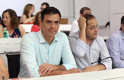 Pedro Sánchez y Cesar Luena.