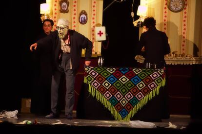 Una escena de &#039;Solos&#039;, de Ymedio Teatro.