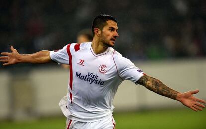 Vitolo celebra uno de sus goles ante el Borussia Mönchengladbach en la Europa League.