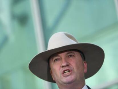 A la acusación de acoso contra Barnaby Joyce se suma el escándalo de su relación con una exempleada