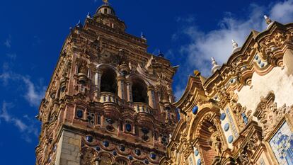 Detalle de la iglesia de San Bartolomé, en Jerez de los Caballeros (Badajoz).