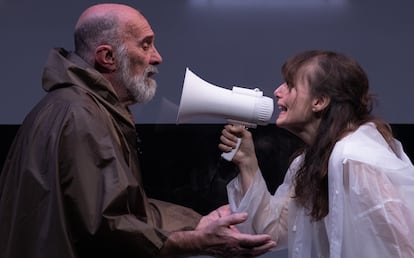 Felipe García Vélez y Zaida Alonso, en un ensayo de 'Viento fuerte', de Jon Fosse.