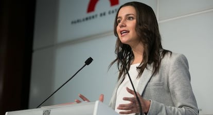 Inés Arrimadas (C's) compareix davant els mitjans sobre l'actualitat política.