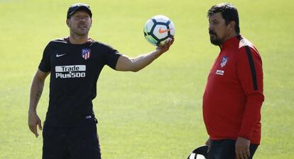 Simeone y el Mono Burgos.