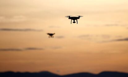 Dos drones en los cielos de Zenica (Bosnia Herzegovina). 