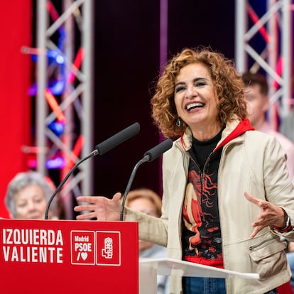 ALCORC?N (MADRID), 15/12/2024.- La vicepresidenta primera del Gobierno y ministra de Hacienda, Mara Jess Montero, participa en un acto pblico en Alcorcn (Madrid). EFE/Fernando Villar
