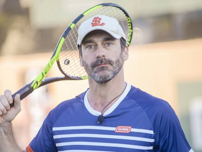 Don Draper fumaba, bebía y no pisaba un gimnasio. El actor que lo interpretó, Jon Hamm, prefiere, a sus 46 años, mantener su musculatura recia.