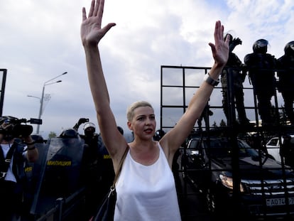 La activista bielorrusa María Kolesnikova en una manifestación en Minsk, el 30 de agosto de 2020.