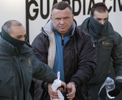 Ioan Clamparu, <i>Cabeza de Cerdo,</i> a su llegada ayer a la Audiencia Provincial de Madrid.