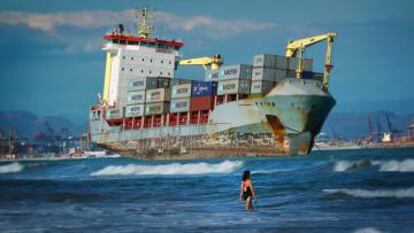 60.000 barcos cargueros recorren los mares y océanos para transportar miles de productos.