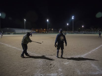 Los jugadores del CSB Rivas durante un entrenamiento en su campo.