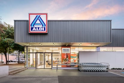 Exterior de un supermercado de Aldi.