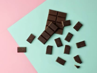 Comer chocolate negro y otras 6 cosas eficaces contra el dolor premenstrual