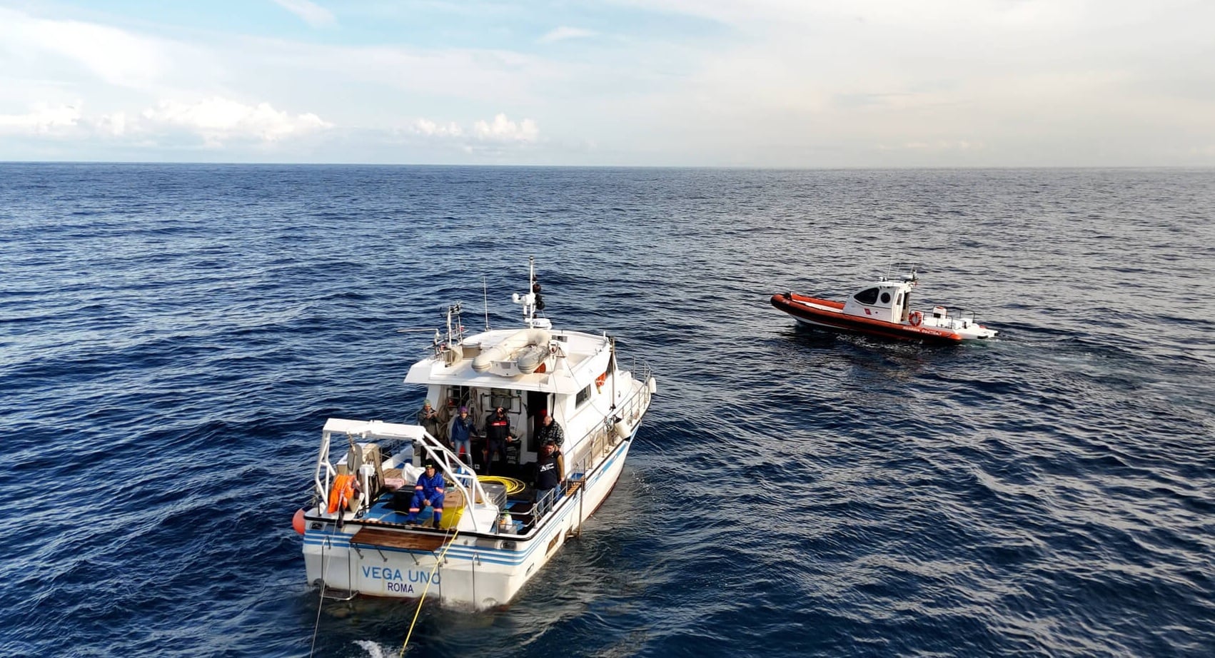 Trabajos de prospección del fondo marino en el área del futuro parque eólico flotante Enotria, en el mar
Jónico.