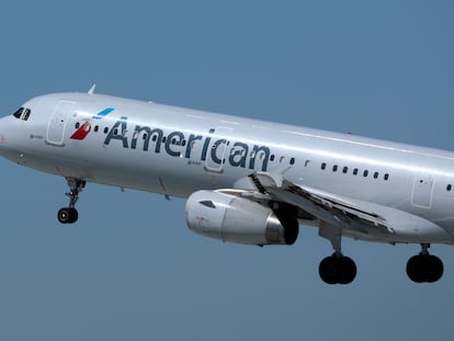 FILE PHOTO: An American Airlines Airbus A321 plane takes off from Los Angeles International airport (LAX) in Los Angeles, California, U.S. March 28, 2018.