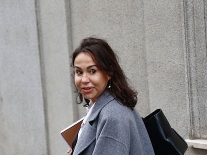 MADRID, 05/03/2025.- La ex presidenta de ADIF Isabel Pardo de Vera a su llegada al Tribunal Supremo en Madrid donde el juez que investiga el caso Koldo toma declaración este miércoles a varios testigos. EFE/ Rodrigo Jiménez