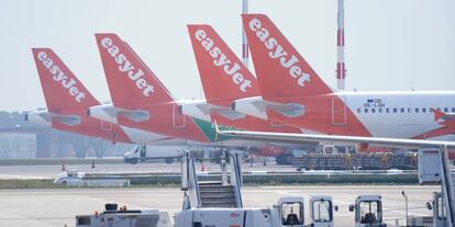 Aviones de Easyjet parados en el aeropuerto de Berlín.